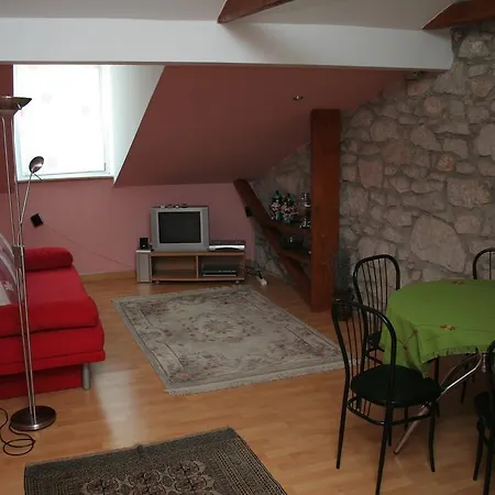 Apartment Pifat